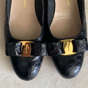 Ferragamo Vara Black 9.5 C